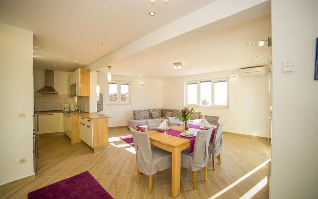 Saga 2 - With Swimming Pool - A8