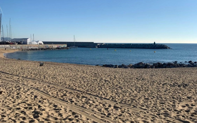 BADALONA BEACH APARTMENt