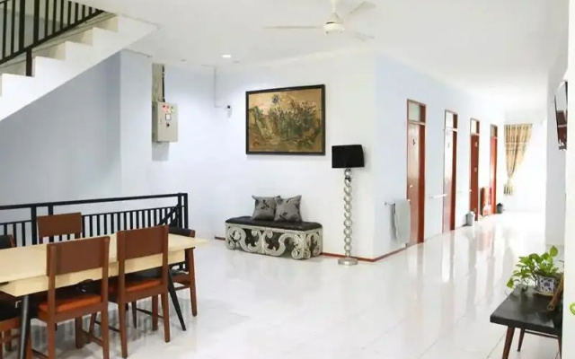 Wisma Rumah Kita By Zuzu