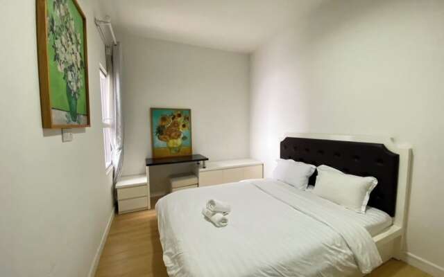 Jenny's Home in Sunrise City Building W3