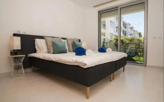 Modern Ocean Front Apartment