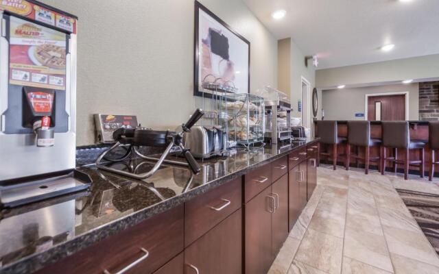 Cobblestone Inn & Suites - Holdrege