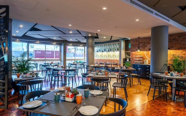 aha Harbour Bridge Hotel & Suites