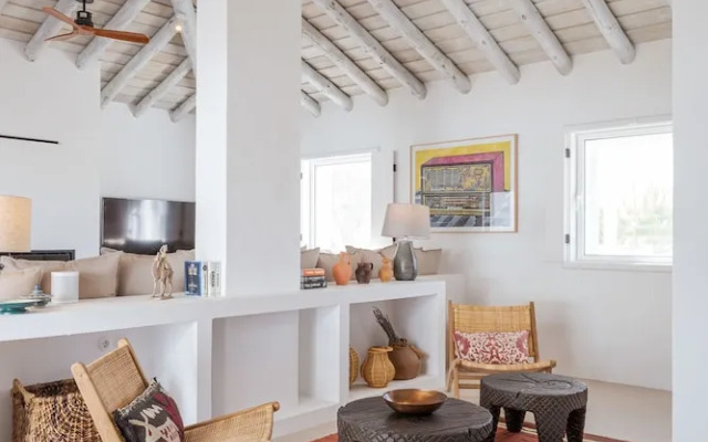 Wooden Villa By Cadenzalux