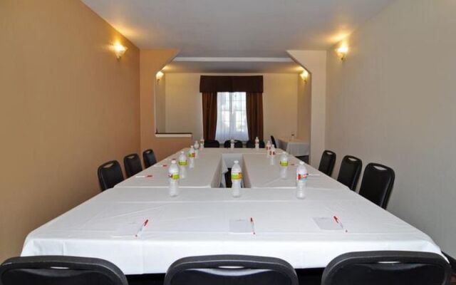 Ramada Beaumont