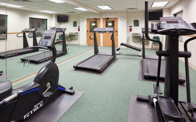 Holiday Inn Express & Suites New Berlin by IHG