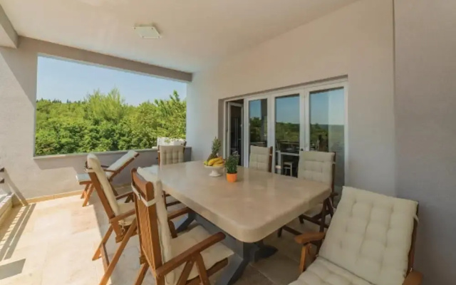 Beautiful Home in Pridraga With Wifi and 8 Bedrooms