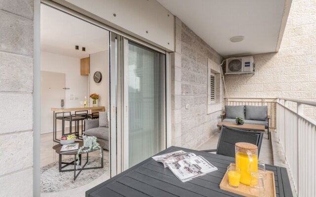 Charming One bedroom with balcony