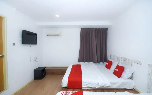 River Inn by OYO Rooms