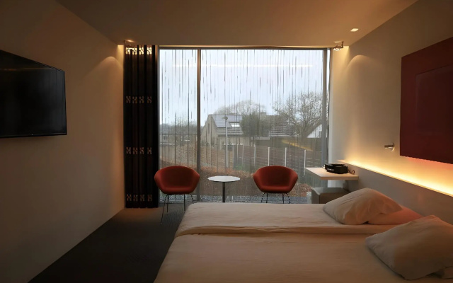 D-Hotel