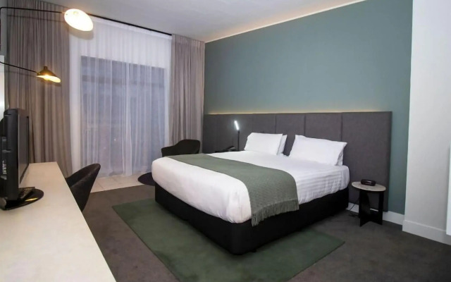 The Avenue Hotel