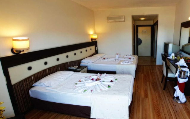 Lavitas Hotel