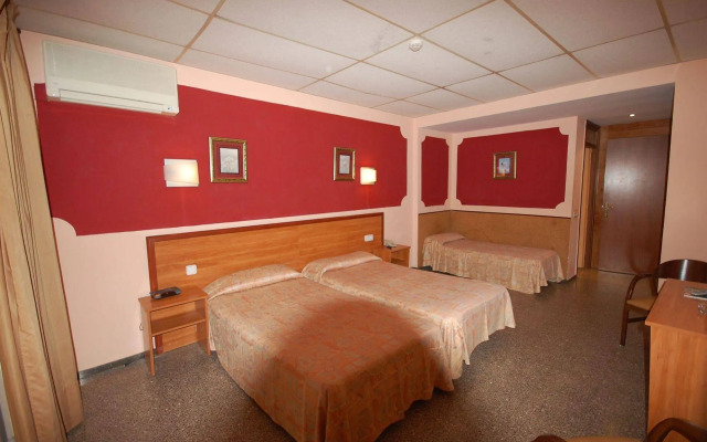 Vintage Hotel Mercedes