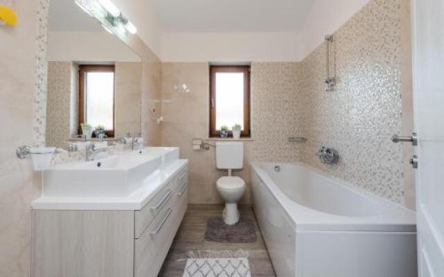 Villa More