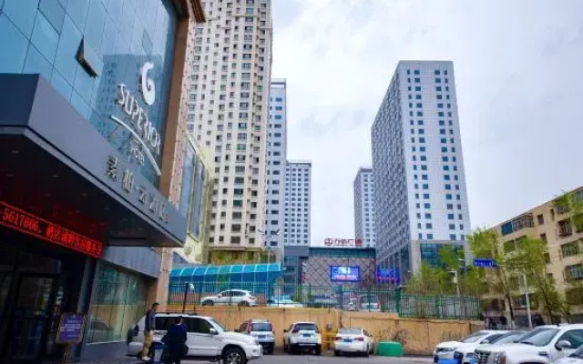 Homeinn Superior Cloud Hotel (Urumqi Changjiang Road Dehui Wanda)