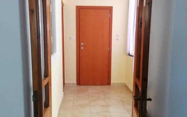Keros House