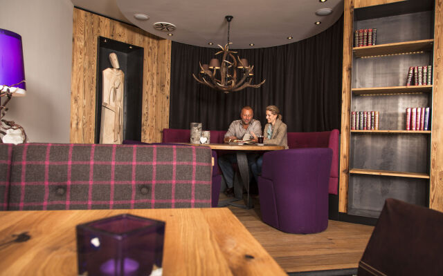 Anthony's Life & Style Hotel