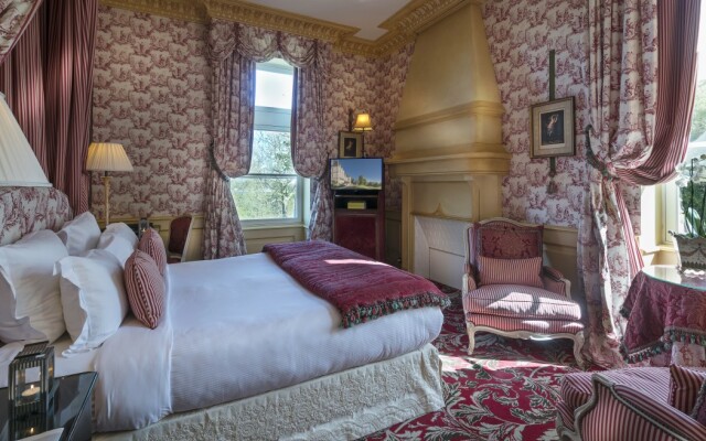 Château De Mirambeau