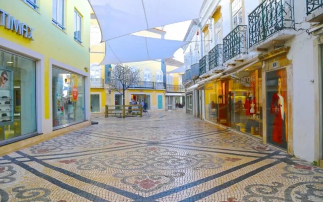 Ria Center Apartment - Left