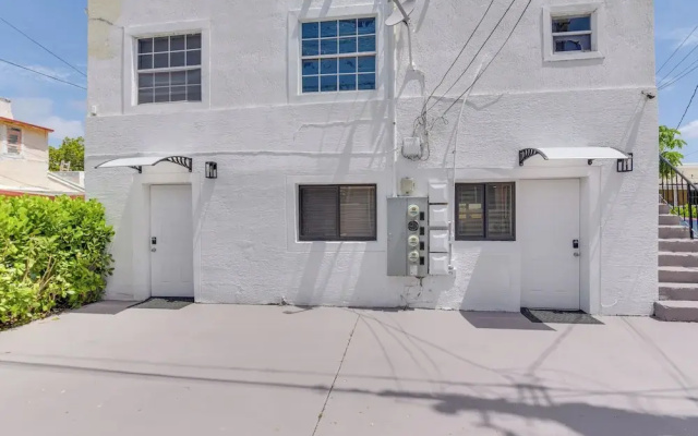 Nifty Miami Apartment ~ 5 Mi to Downtown!