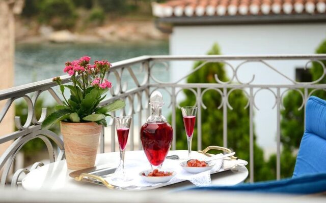 Mira Mare Hotel, Galaxidi
