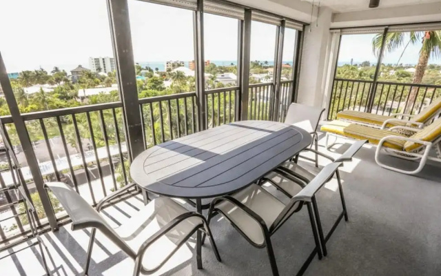 Ocean Harbor 504B