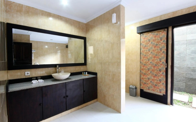 Puri Saron Hotel Baruna Beach Cottages