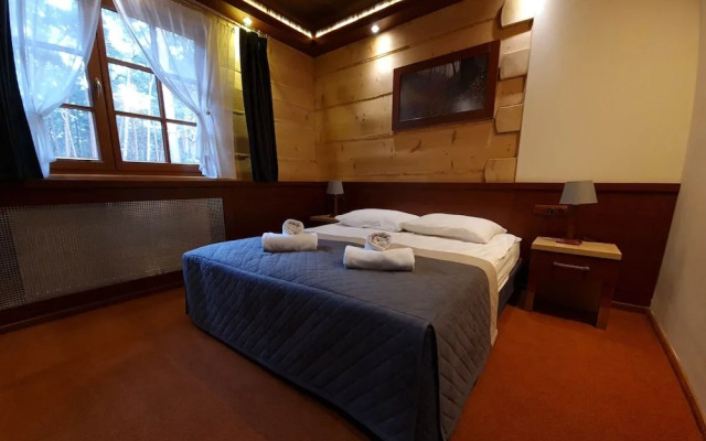 Hotel 365