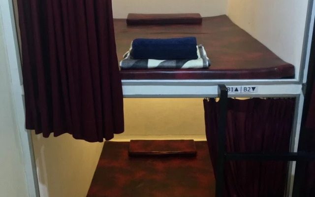 Manado Pod House - Hostel