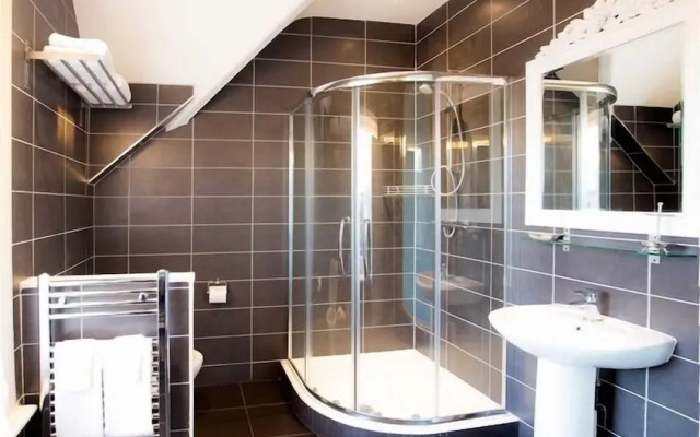 Ox Hotel Bar & Grill