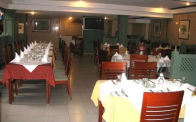 Lincoln  Suites