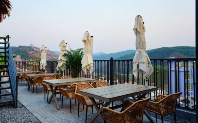 Clouds on Flower Room Designer Hotel