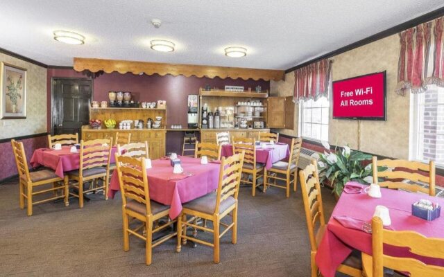 Red Roof Inn Uhrichsville