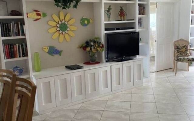 Hibiscus B302 3 Bedroom Condo