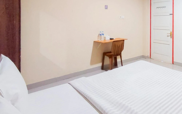 Urbanview Hotel Falah Residence Syariah By RedDoorz – Guest Rooms – Padang