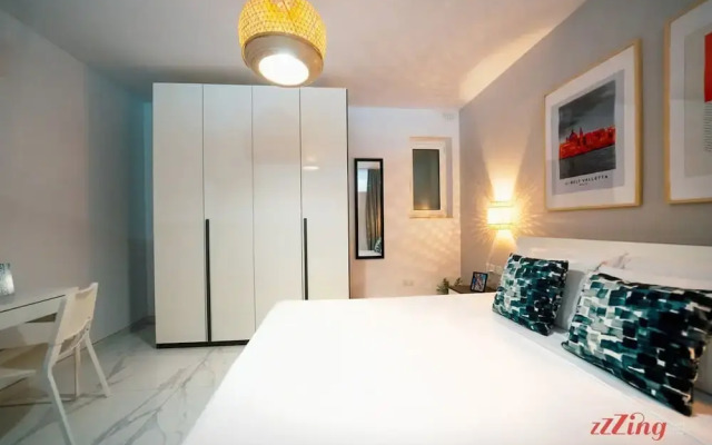 A Stylishly Chic Holiday Home With a Sofa bed