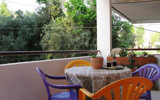 Handmade Apartment. A Step To City Center & Beach