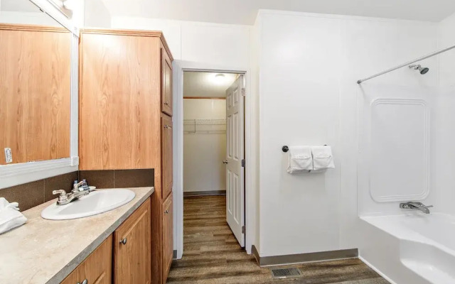 Southern Breeze Lodge