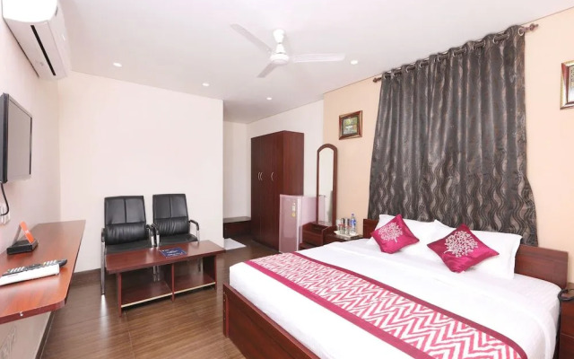 Palm tree serviced apartments