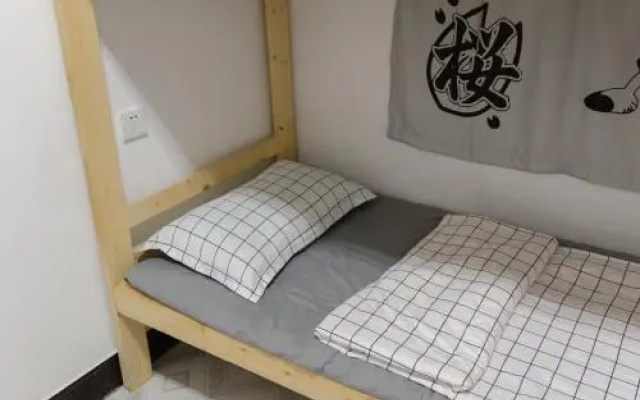 Fenghuang Zhongtian International Youth Hostel