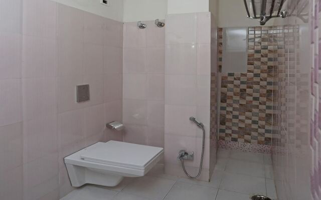 OYO 10734 Hotel NE Residency