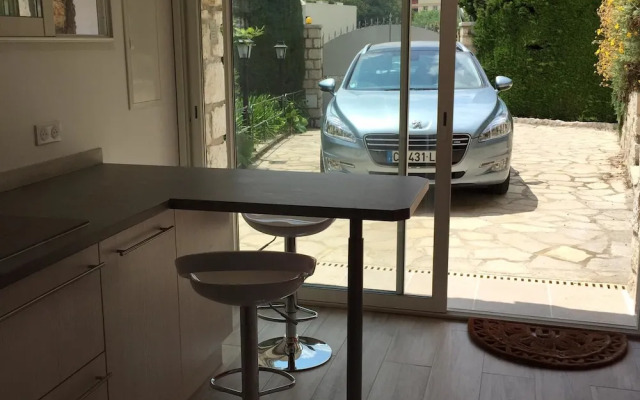 Studio In Vence With Wonderful City View Private Pool Enclosed Garden 8 Km From The Beach