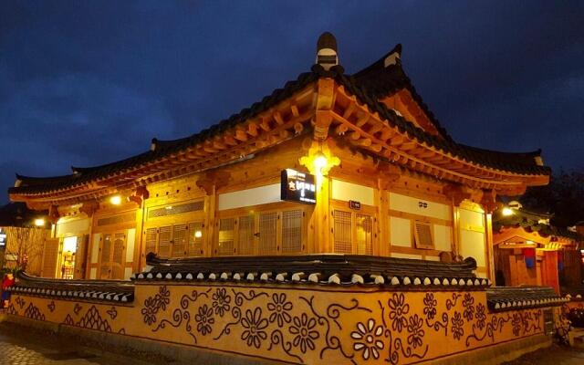 Jeonju Byeoljari Hanok Pension