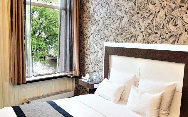 Hotel The Bird