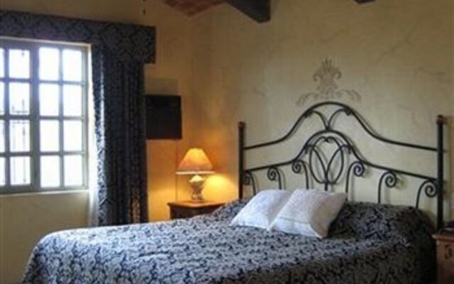 Casa Tres Leones