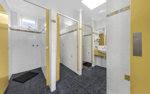 Newport Home Stay and Lodge