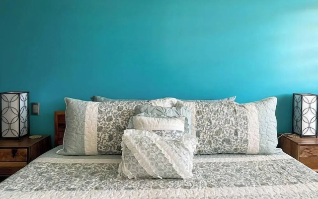 Upscale Ocean View Condo Close to it all Great