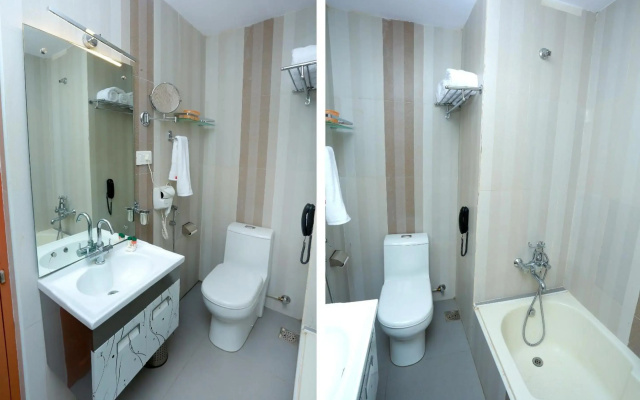 Capital O 14702 Kovilakam Residency