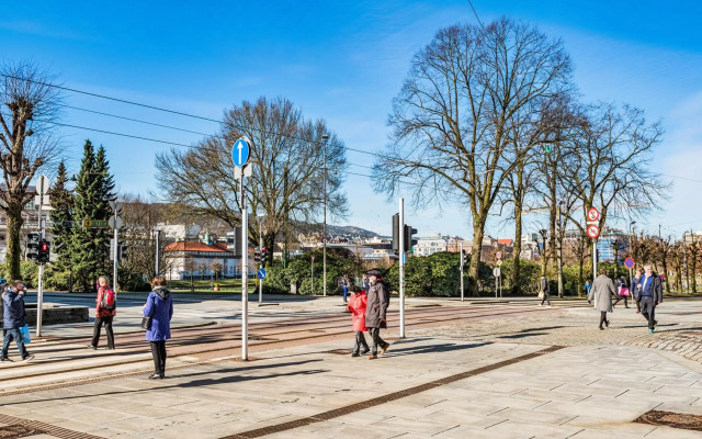 Kong Oscars Apartments