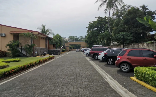 Beachfront Jaco Condos - Fully Equipped - 6 Pax
